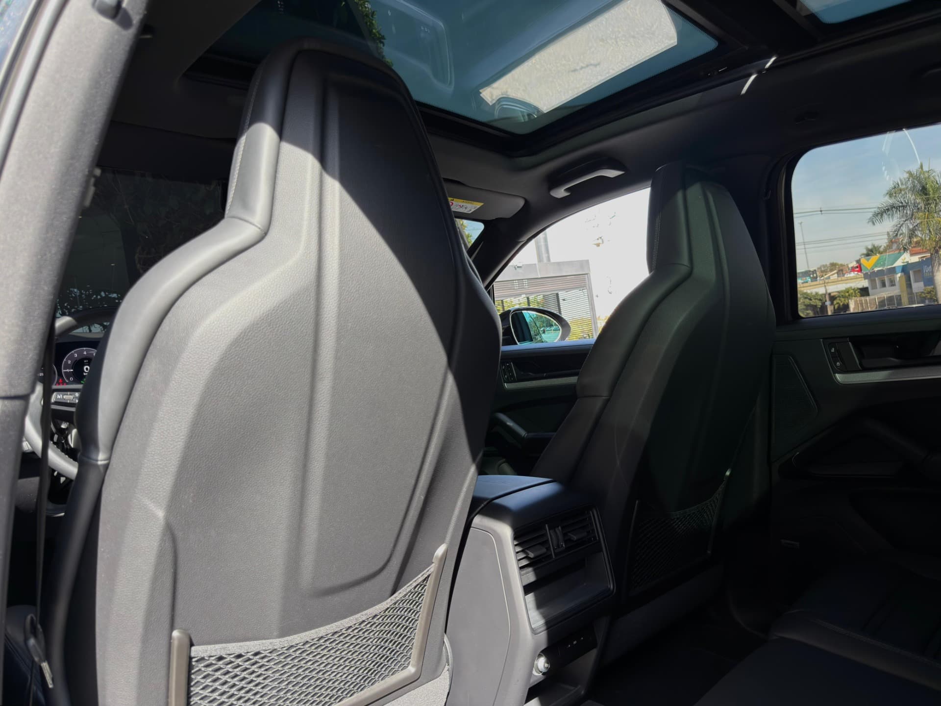 Porsche Cayenne - Imagem 11