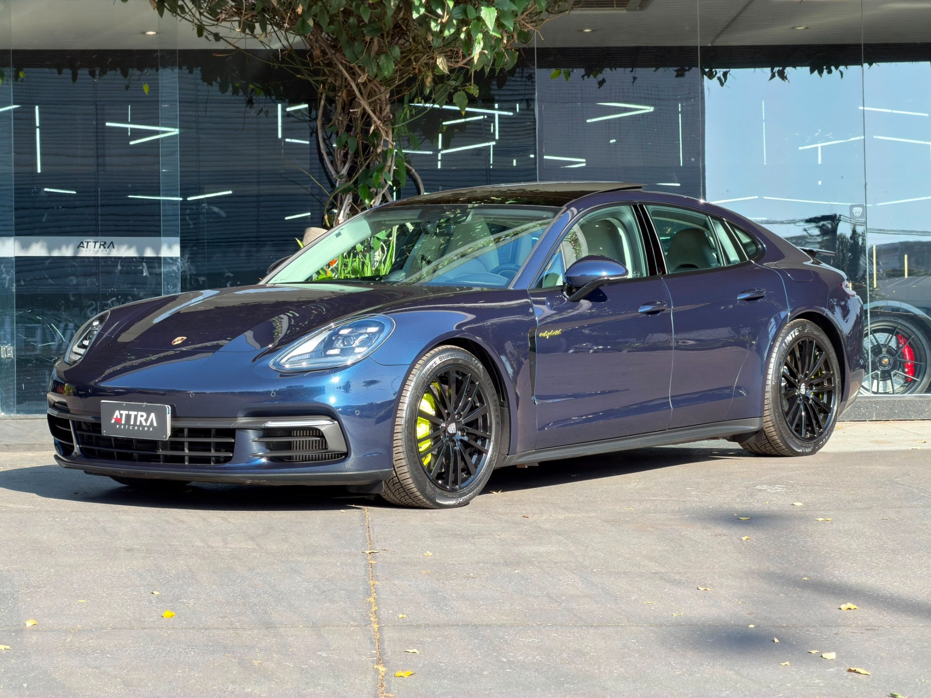 Porsche Panamera 2017 — foto 1 de 20 do veículo em estoque na Attra Veículos