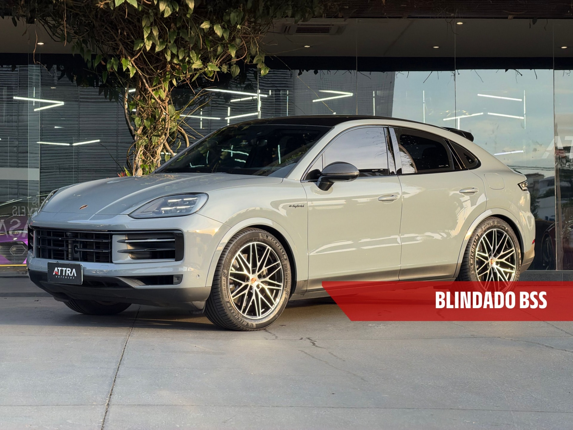 Porsche Cayenne 2025, foto 1 de 20 do veículo em estoque na Attra Veículos