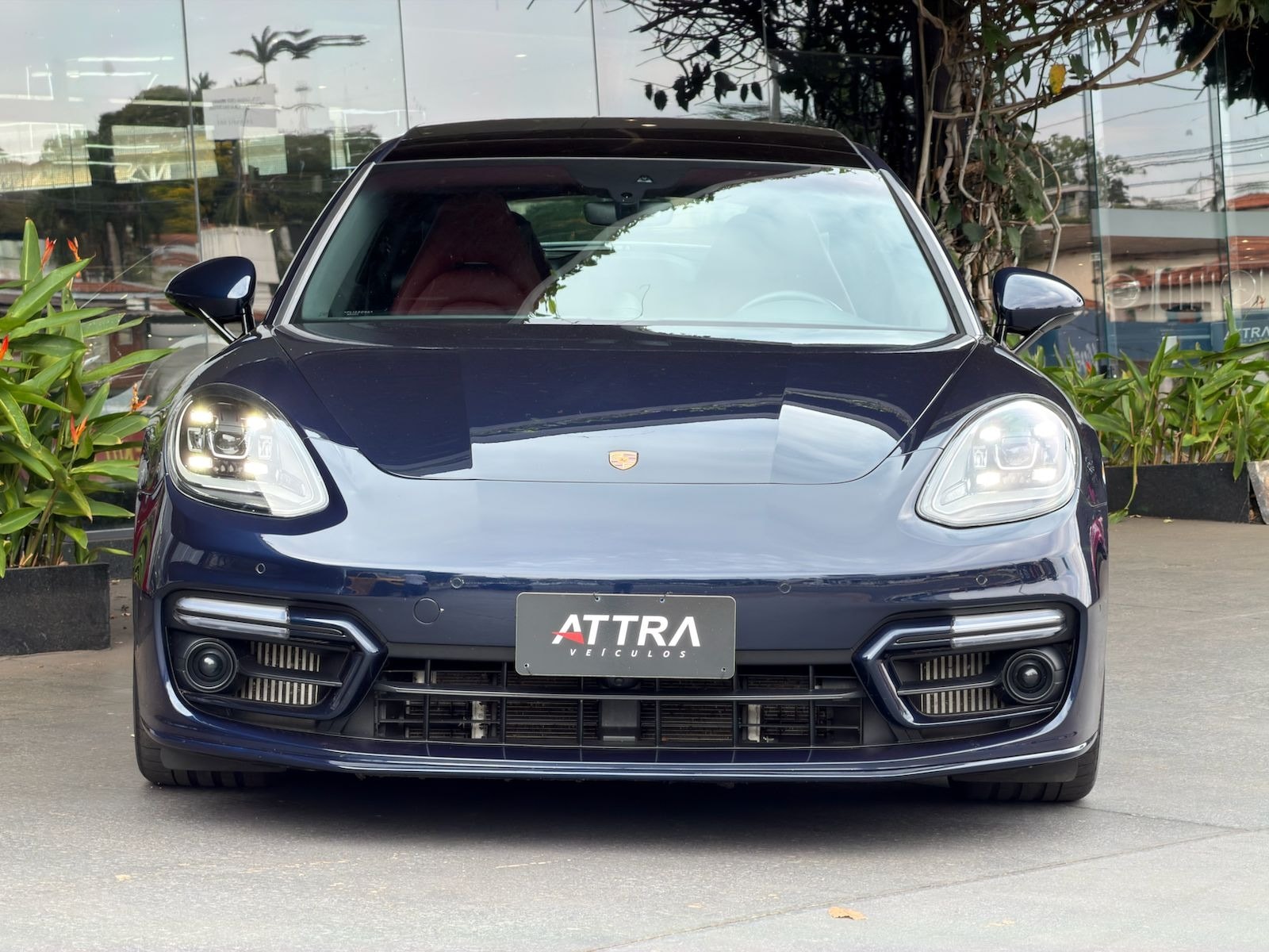 Porsche Panamera 2023 — foto 2 de 20 do veículo em estoque na Attra Veículos