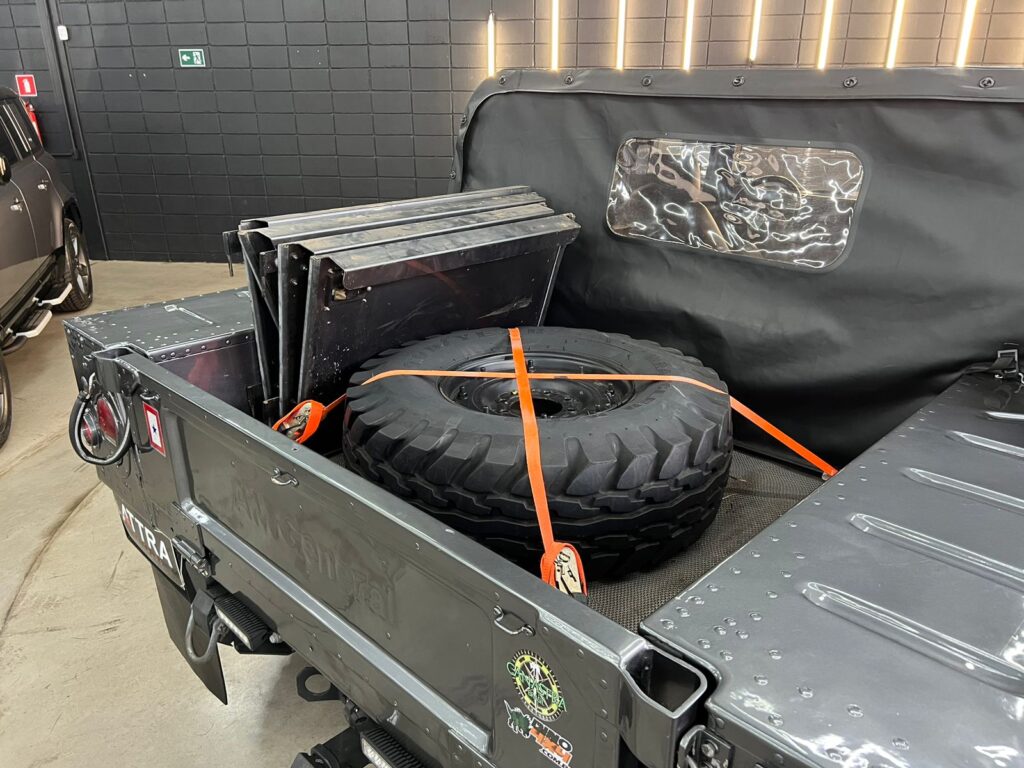 Hummer H1 1985 - Vista bagageiro