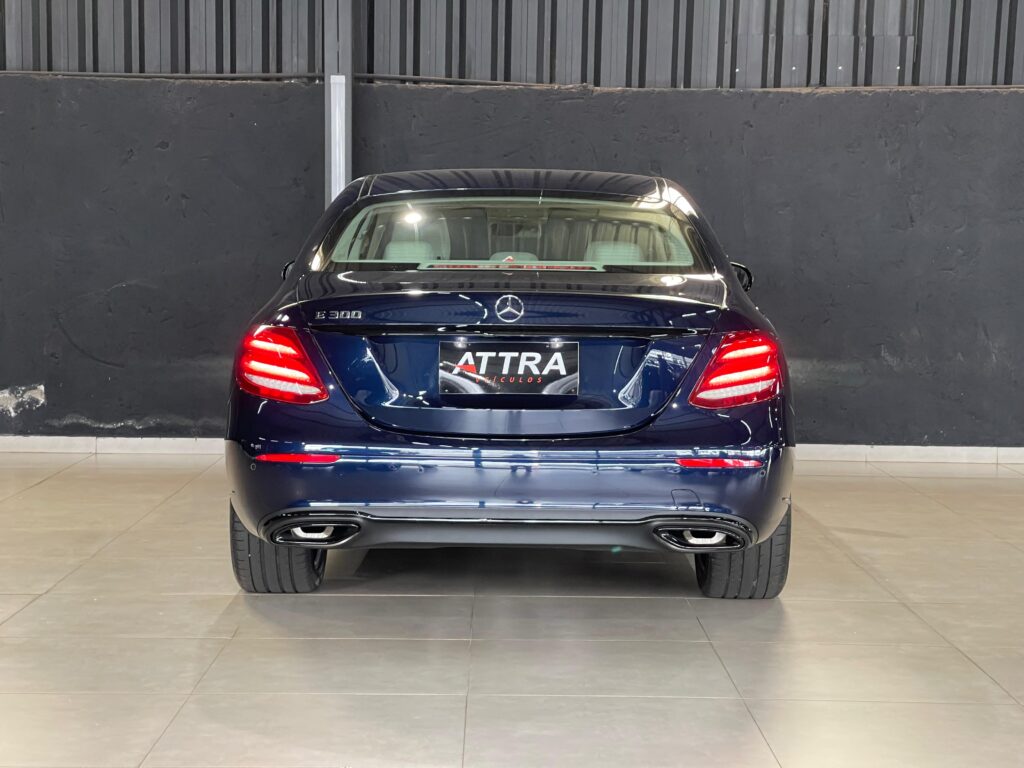 Mercedes-Benz E-300 Exclusive 2019 - Interior