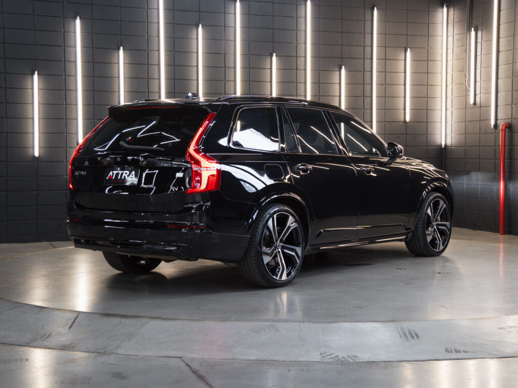 Volvo XC90 T8 Ultimate Dark 2024 - Vista traseira