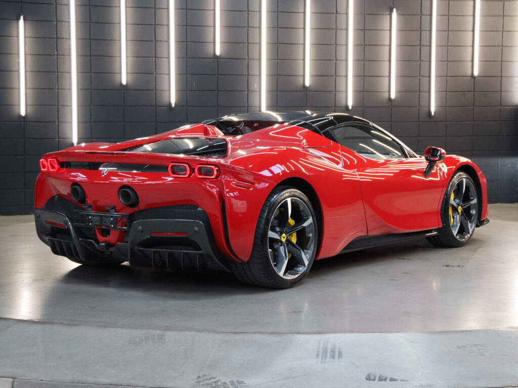 Ferrari SF90 Spider traseira