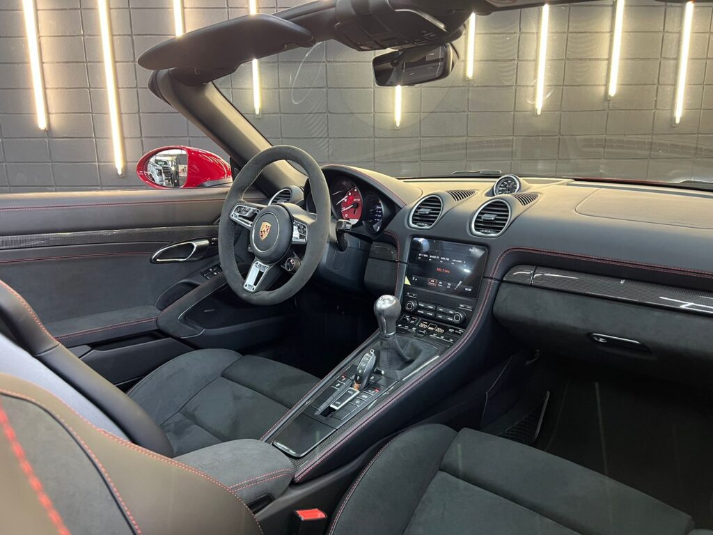 Porsche 718 Boxster GTS 2024 - Interior
