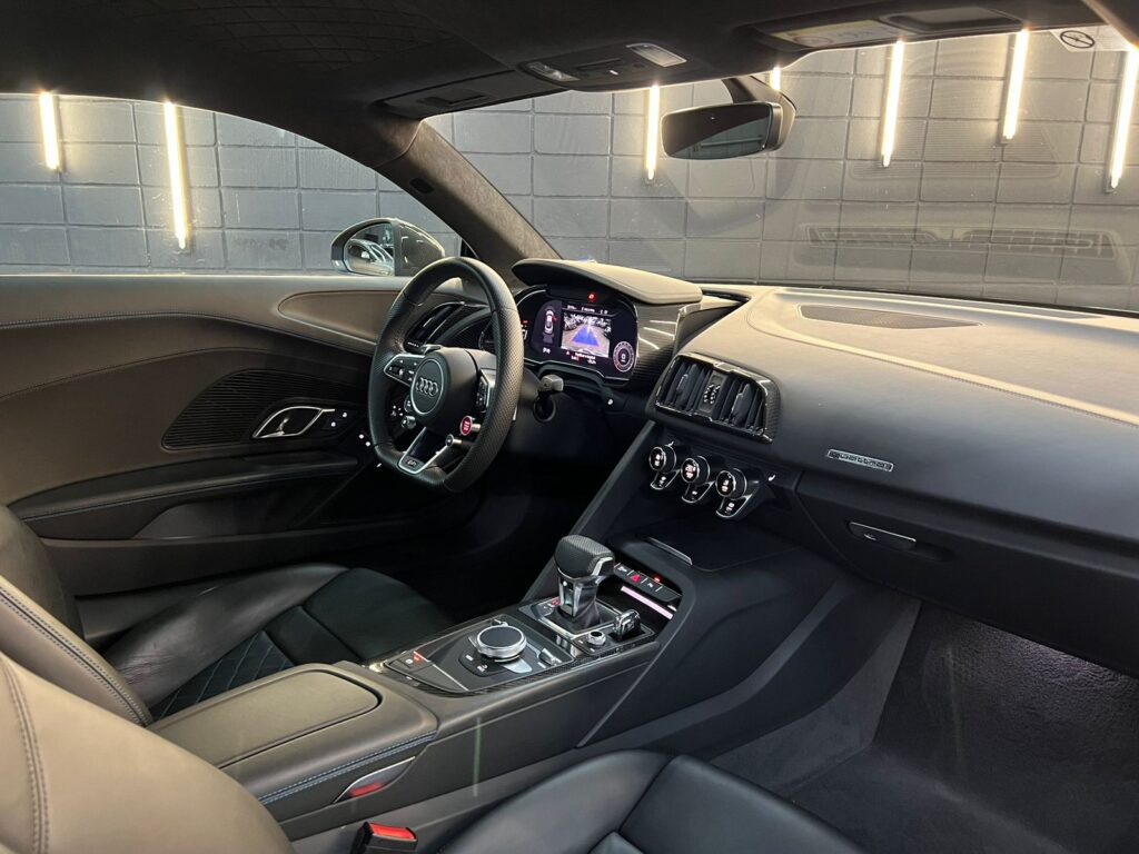 Audi R8 2021 - Interior